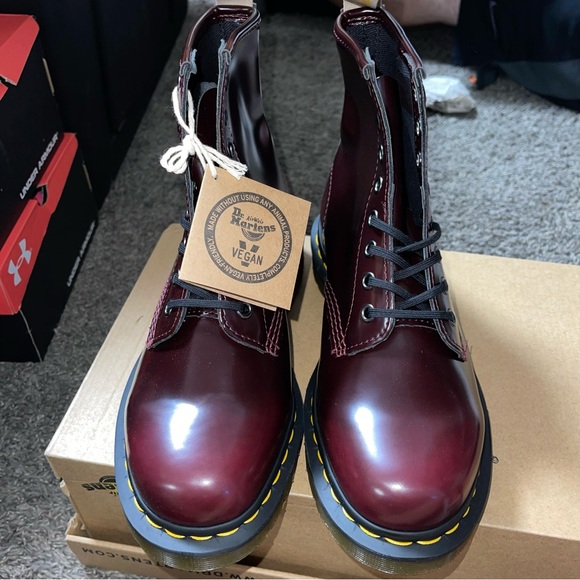 Dr Martens VEGAN 1460 LACE UP BOOTS M7/W8 - Picture 2 of 7